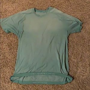 Men’s Green Lulu shirt. Size XL